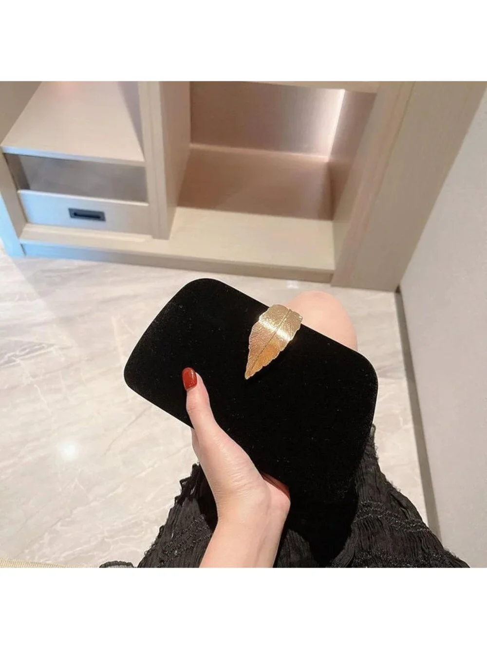 👜Women's Black Banquet Bag Dinner Elegant Clutch With Metallic Leaves Clasp